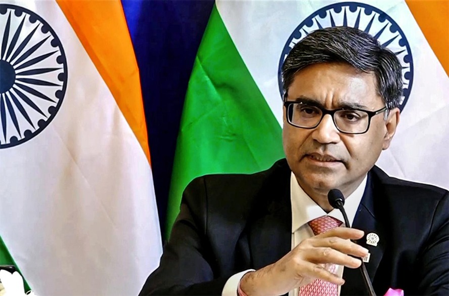 विदेश सचिव विक्रम मिस्री: पाकिस्तान द्वारा धार्मिक स्थलों को निशाना बनाना उसकी नई नीचता; भारत ने चार आतंकी ठिकानों पर किया जवाबी हमला