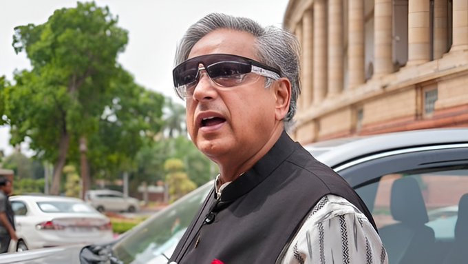 शशि थरूर ने ‘Cockroach Janta Party’ का किया समर्थन, बोले- युवाओं को असहमति की जगह चाहिए