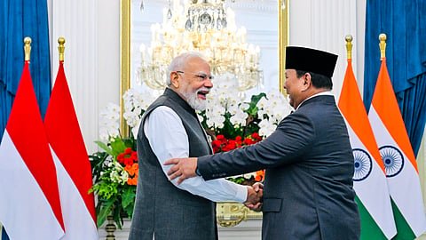 इंडोनेशिया भारत से खरीदेगा ईवीएम, मतपत्र प्रणाली छोड़ इलेक्ट्रॉनिक मतदान की ओर बढ़ेगा देश