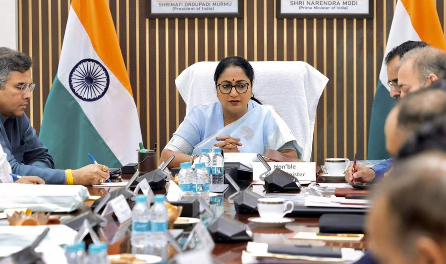 दिल्ली सरकार का आदेश, स्कूल एक बार में एक महीने से अधिक फीस नहीं ले सकते