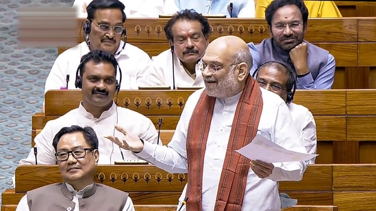 लोकसभा में आज जन्म पंजीकरण विधेयक पेश करेंगे अमित शाह, राहुल गांधी परीक्षा पेपर लीक मुद्दे पर सरकार को घेरेंगे