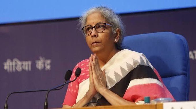 ईमानदार करदाताओं को राहत देने की तैयारी, वित्त मंत्री निर्मला सीतारमण ने आयकर अधिकारियों को दिए अनुपालन आसान बनाने के निर्देश