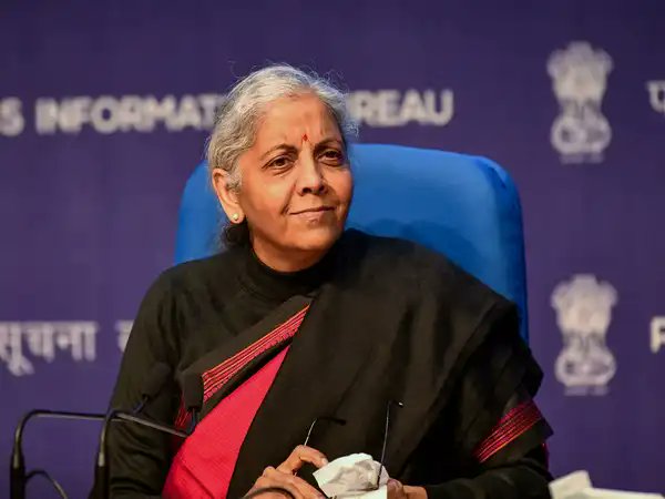 FM निर्मला सीतारमण: सोने के दाम बढ़े क्योंकि वैश्विक केंद्रीय बैंक भारी खरीद रहे