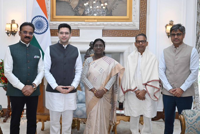 राघव चड्ढा ने राष्ट्रपति मुरमू से मुलाकात की, AAP पर पंजाब में राज्य मशीनरी दुरुपयोग का आरोप