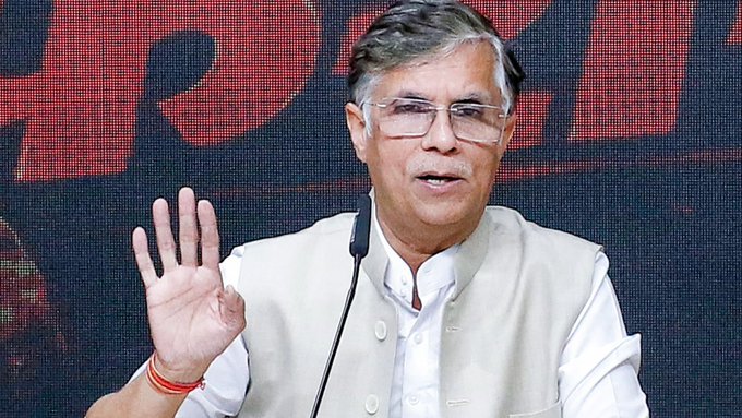 सुप्रीम कोर्ट ने पवन खेड़ा को अग्रिम जमानत अस्वीकार की, असम CM पत्नी मानहानि मामले में फैसला सुरक्षित