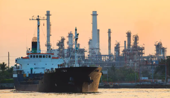 भारत ने मध्य‑पूर्व संघर्ष के बीच पेट्रोरसायनों पर कस्टम ड्यूटी‑मुक्ति की, उद्योगों और महिंगाई‑दबाव कम करने के लिए