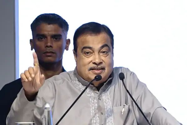 नितिन गडकरी: पेट्रोल-डीजल वाहनों का कोई भविष्य नहीं, हाइड्रोजन-इथेनॉल मुख्य ईंधन बनेंगे