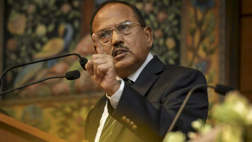 भारत को अंदर और बाहर दोनों ओर से चुनौतियां, राष्ट्रीय हित सर्वोपरि रखना होगा: अजीत डोभाल