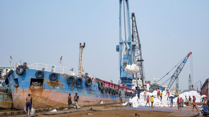  कोलकाता पोर्ट में ₹215 करोड़ का कार्गो टर्मिनल मंजूर, पूर्वी भारत की कनेक्टिविटी को मिलेगा नया बल