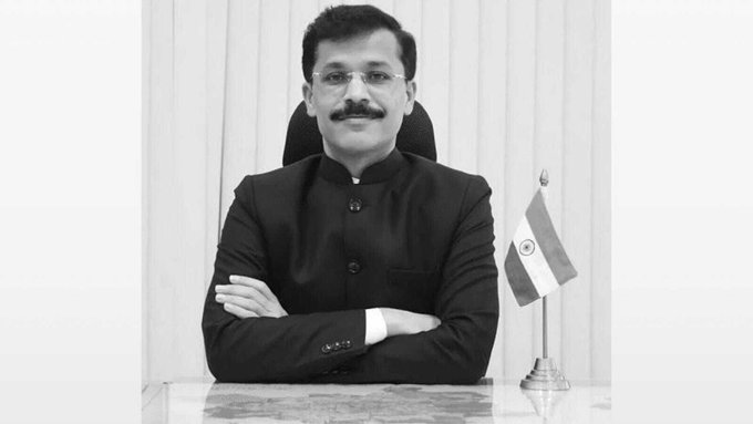 महाराष्ट्र के चर्चित IAS तुकाराम मुंढे 21 वर्षों में लगभग 25 बार हुए तबादले, अब खाद्य एवं औषधि प्रशासन की जिम्मेदारी