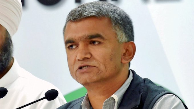कर्नाटक के ‘सेफ फुटपाथ’ अभियान का मंत्री कृष्णा बायरे गौड़ा ने किया बचाव, सार्वजनिक सुरक्षा को बताया सर्वोच्च प्राथमिकता