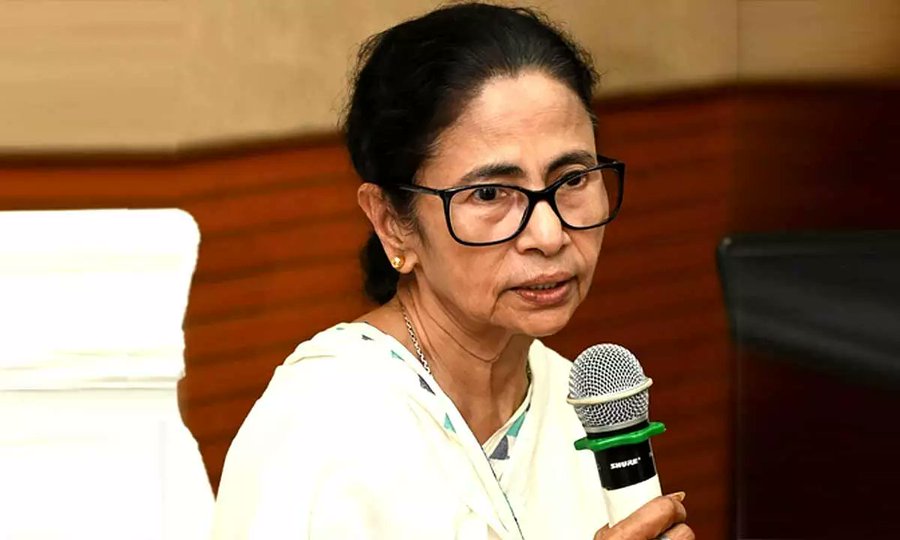 सुप्रीम कोर्ट ने EC सर्कुलर को सही ठहराया, TMC की याचिका खारिज