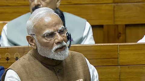 बढ़ती ईंधन कीमतों के बीच केंद्र ने ₹30,000 करोड़ का बोझ उठाया, नागरिकों को राहत का दावा