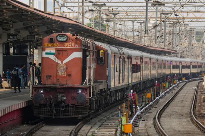IRCTC ने 2025-26 में औसतन 14.53 लाख टिकट प्रतिदिन बुक कर बनाया नया रिकॉर्ड